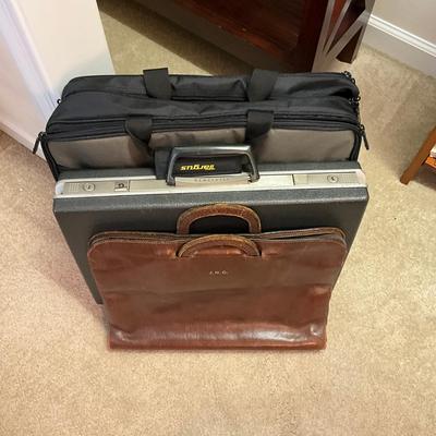 737 Targus & Vintage Samsonite Suitcases