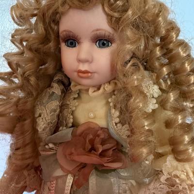 The Emerald Collection, lots of curls doll