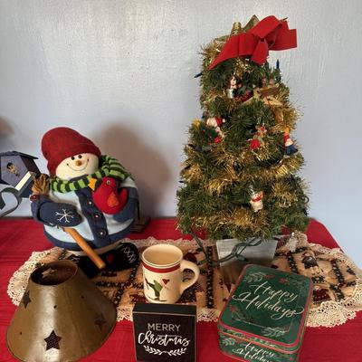 Christmas runner, tree, plus
