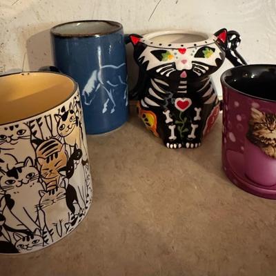Coffee mugs with characters
