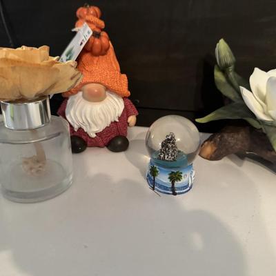 Knick knacks