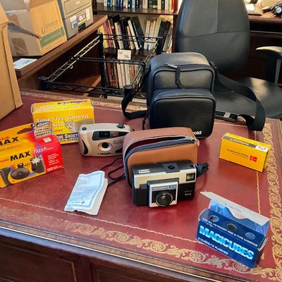 765 Polaroid 636 CL Compact Instant Film Camera 600 Series