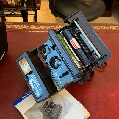 765 Polaroid 636 CL Compact Instant Film Camera 600 Series