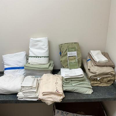 768 Laundry Sheets & Linen Lot