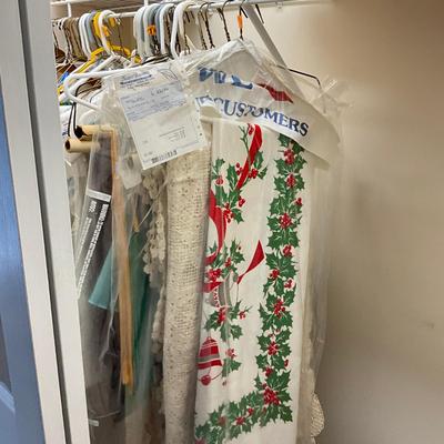 771 Large Lot of Linens