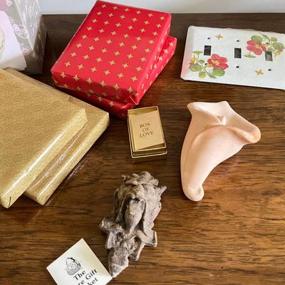 774 Lot Of Miscellaneous Gifts
