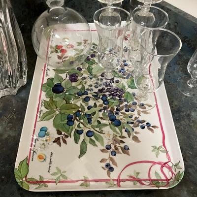 Sale Photo Thumbnail #1009: Vase: 9.75" high x 6" diameter