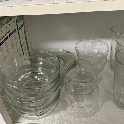 Sale Photo Thumbnail #1019: Total of 6 bowls, scalloped
Total of 6 regular bowls & plates