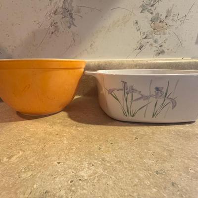 Vintage bowl and casserole dishes