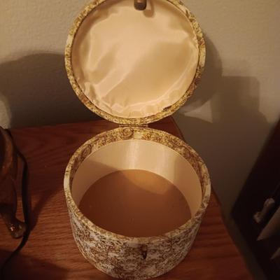 2 SMALLER JEWELRY BOXES AND AN ALARM CLOCK