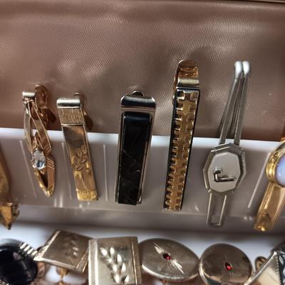 MEN'S JEWELRY BOX WITH 2 STERLING TIE CLIPS AMONG MANY OTHER TIE CLIPS AND CUFFLINKS