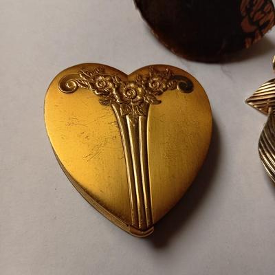 VINTAGE COMPACT, MONET BROOCH AND EARRINGS