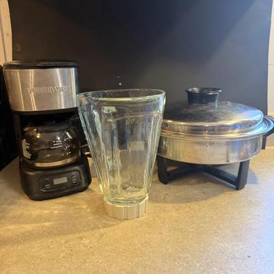 Coffee maker, electric frying pan and blender top (no motor)