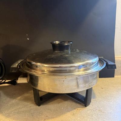 Coffee maker, electric frying pan and blender top (no motor)