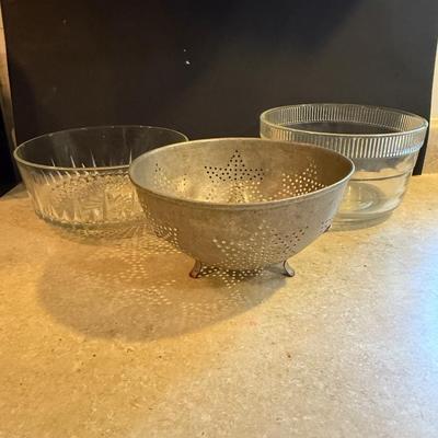 Miscellaneous kitchen items