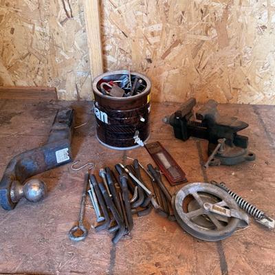 Hitch, Allen wrenches, Screws, Bolts and more