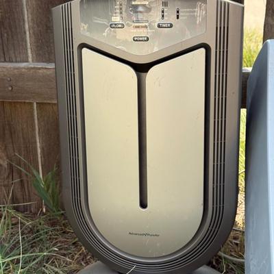 Litter cleaner and air purifier