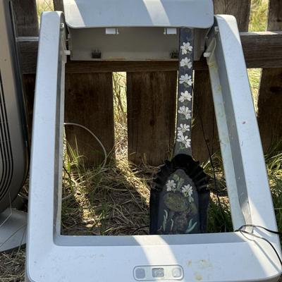 Litter cleaner and air purifier