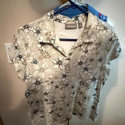 6 Blouses Crofts & Barrow (medium-lrg)