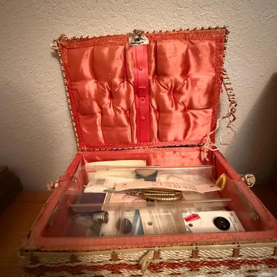 Old style wall, art, and miscellaneous sewing items