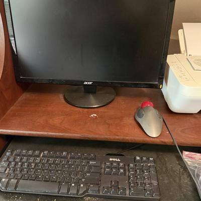 Dell computer w/Win 7, monitor, mouse and keyboard