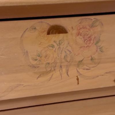 2 Thomasville night stands 25 w 27 l 25 h
