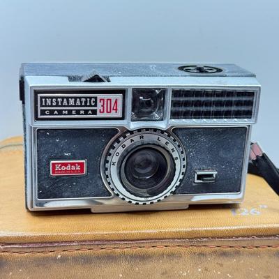 LOT 15K; Honeywell Tilt-a-Mite & Kodak Cameras: Instamatic 304 & Pocket Instamatic 30