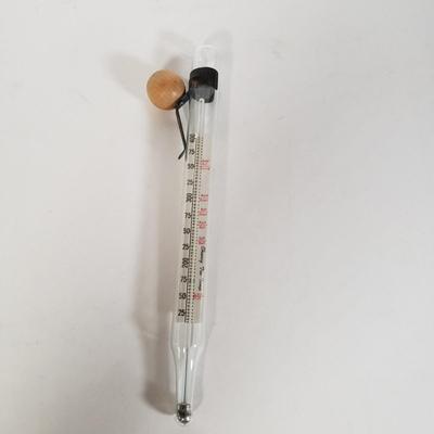 LOT 100L: Vintage Art Beck Baster, Deep Fry/Candy Thermometer, Presto Timer