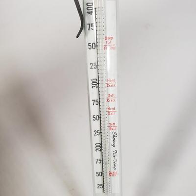 LOT 100L: Vintage Art Beck Baster, Deep Fry/Candy Thermometer, Presto Timer