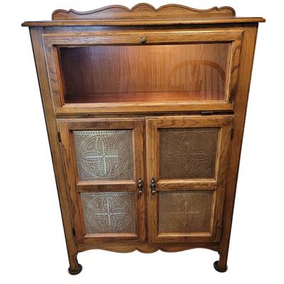 Solid Wood Pie Safe (K-EL)