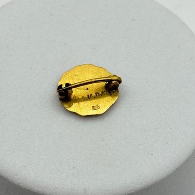LOT 101J: Vintage Pins: Sterling Silver New Jersey F&AM 25 Years (3.62g) & 14k Gold Dreka & GHS 1913 (3.21gtw)