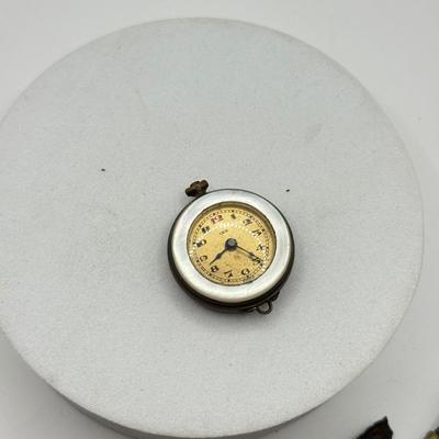 LOT 108J: Vintage Watches for Craft or Repair