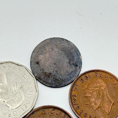 LOT 109J: US Coin Collection: 13 Steel Pennies (1943), 1949 Penny and 1965 Quarter w/ No Mint Marks, Buffalo Nickels (3), Mason Penny...