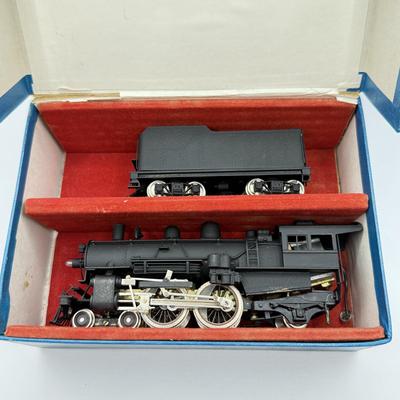 LOT 112K: Vintage HO Brass PFM Tenshodo Chicago & Northwestern 4-4-2 Atlantic Cars