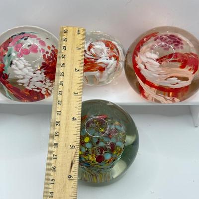 LOT 114K: Vintage Glass Paperweights