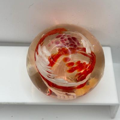 LOT 114K: Vintage Glass Paperweights