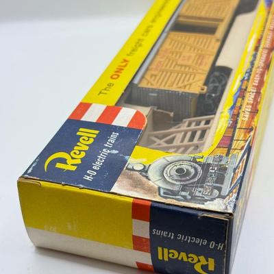 LOT 117K: Vintage HO Scale Train Cars w/ Boxes: Revell Union Pacific Cattle Car T-4021:298 in Box, Tyco Diesel Alco Century 430...