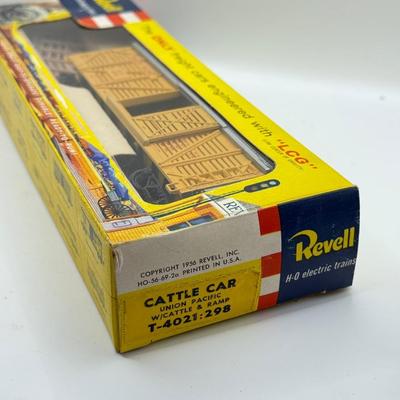 LOT 117K: Vintage HO Scale Train Cars w/ Boxes: Revell Union Pacific Cattle Car T-4021:298 in Box, Tyco Diesel Alco Century 430...