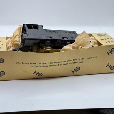 LOT 117K: Vintage HO Scale Train Cars w/ Boxes: Revell Union Pacific Cattle Car T-4021:298 in Box, Tyco Diesel Alco Century 430...