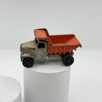 LOT 118K: Vintage Die Cast Metal Cars: 1964 Scammell No 16 Snow Pow, 1965 Lesney England Matchbox Series No 45 Ford Corsair & 1970 No...
