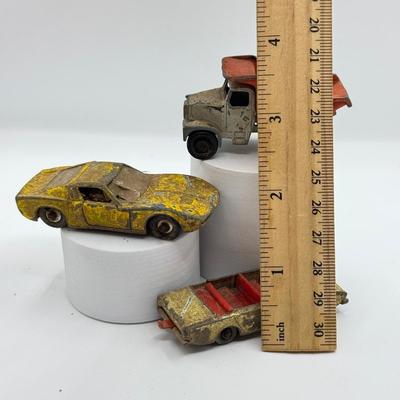 LOT 118K: Vintage Die Cast Metal Cars: 1964 Scammell No 16 Snow Pow, 1965 Lesney England Matchbox Series No 45 Ford Corsair & 1970 No...