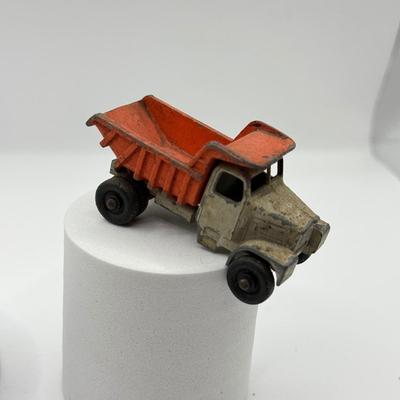 LOT 118K: Vintage Die Cast Metal Cars: 1964 Scammell No 16 Snow Pow, 1965 Lesney England Matchbox Series No 45 Ford Corsair & 1970 No...