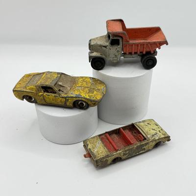 LOT 118K: Vintage Die Cast Metal Cars: 1964 Scammell No 16 Snow Pow, 1965 Lesney England Matchbox Series No 45 Ford Corsair & 1970 No...