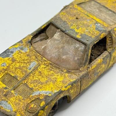 LOT 118K: Vintage Die Cast Metal Cars: 1964 Scammell No 16 Snow Pow, 1965 Lesney England Matchbox Series No 45 Ford Corsair & 1970 No...