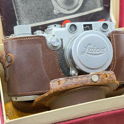 LOT 120L: Vintage Leica IIIc Camera w/ Box, Instructions & Manual
