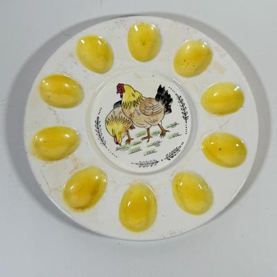 LOT 122L: Vintage Kitchen Collection: Tin Litho Dust Pan, 1960s Metal Recipe Box, Rooster Egg Plate & More