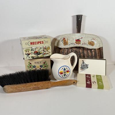 LOT 122L: Vintage Kitchen Collection: Tin Litho Dust Pan, 1960s Metal Recipe Box, Rooster Egg Plate & More