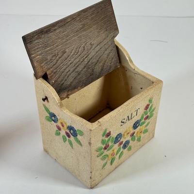 LOT 122L: Vintage Kitchen Collection: Tin Litho Dust Pan, 1960s Metal Recipe Box, Rooster Egg Plate & More