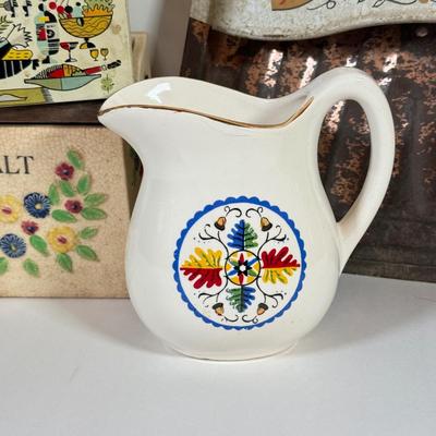 LOT 122L: Vintage Kitchen Collection: Tin Litho Dust Pan, 1960s Metal Recipe Box, Rooster Egg Plate & More