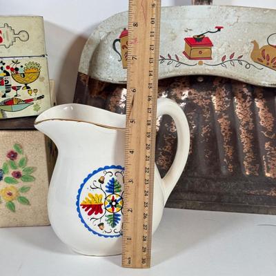 LOT 122L: Vintage Kitchen Collection: Tin Litho Dust Pan, 1960s Metal Recipe Box, Rooster Egg Plate & More
